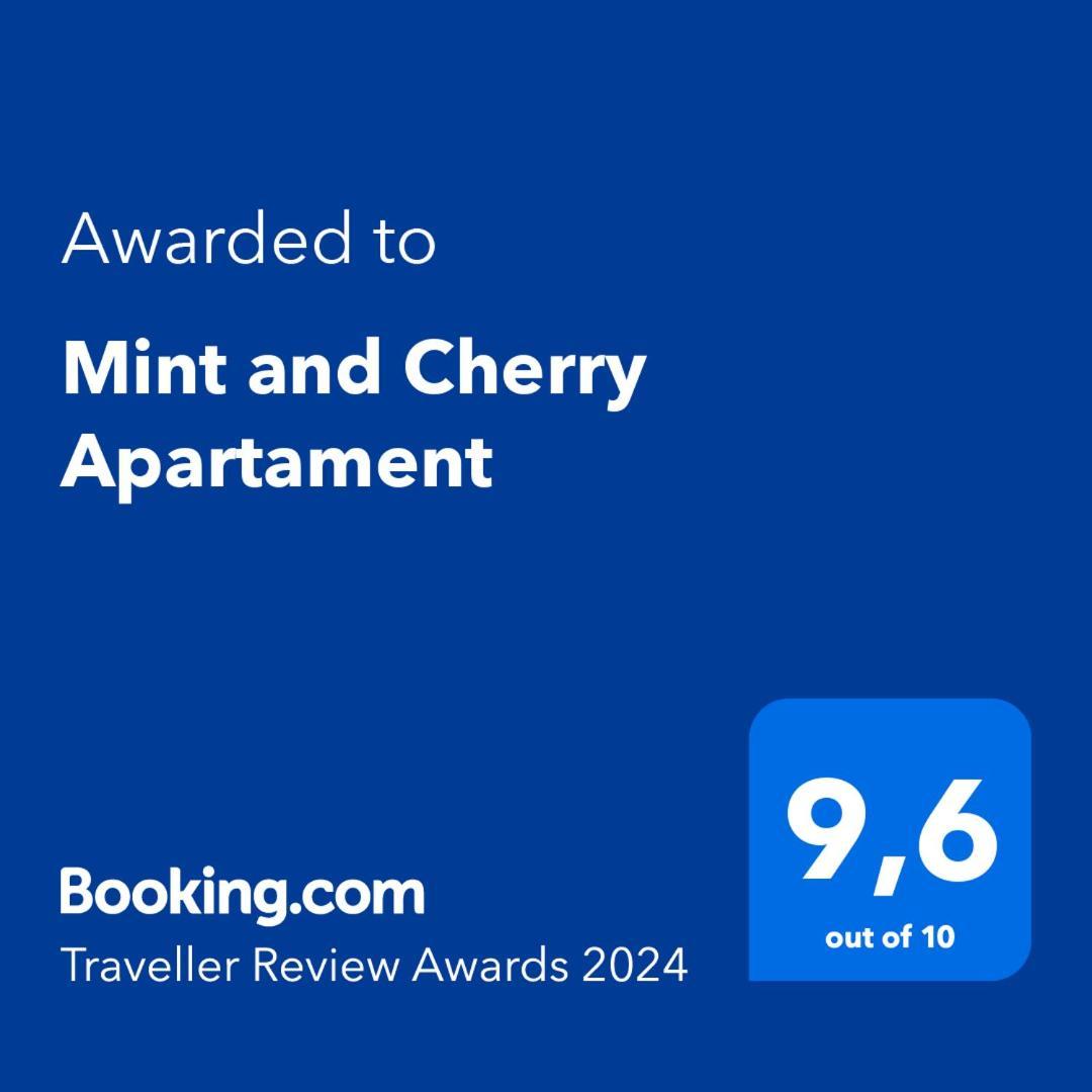 Mint And Cherry Apartament غدانسك المظهر الخارجي الصورة
